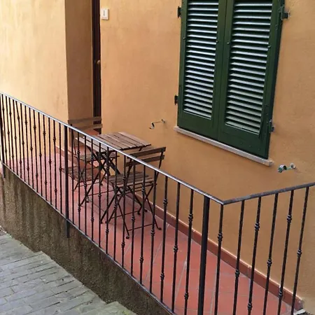 Lajatico -grotticella House, In * Peccioli